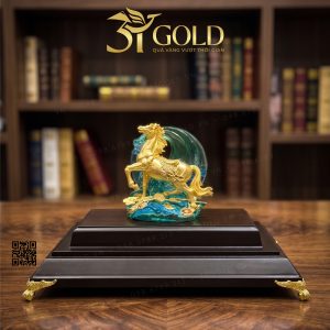 Tượng ngựa phong thủy dát vàng 24k